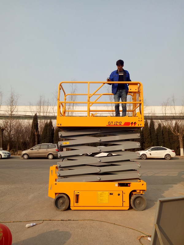 如何正確的購(gòu)買(mǎi)液壓升降機(jī)?