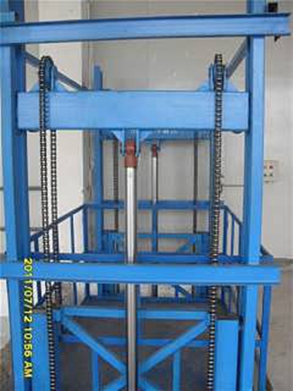 導(dǎo)軌式升降平臺(tái)的優(yōu)勢(shì)以及用途 導(dǎo)軌式升降平臺(tái)的優(yōu)勢(shì)以及用途